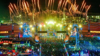 先日終了したばかりの『EDC Las Vegas 2025』のアフタームービーが到着＆来年開催の30周年記念『EDC Las Vegas 2026』のチケットは瞬く間にソールドアウト！