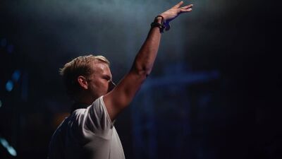 Avicii（アヴィーチー）への敬意を示す「記念彫刻」がAviciiのお気に入りの場所の1つだったストックホルムの公園に建設