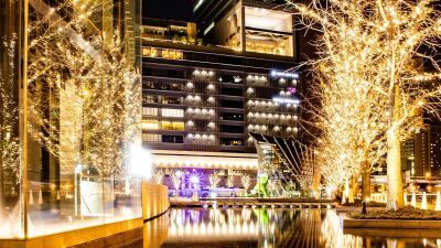 2022年のグランフロント大阪のクリスマスは「ハリー・ポッター」魔法ワールドとコラボレーション！空中を浮遊する約13ｍのクリスマスツリーが出現