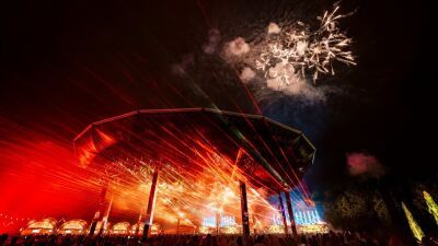 【動画アリ】Hardwell (ハードウェル) 、ベルギー開催「Tomorrowland 2024」にて懐かしさ満載の「スローバックEDMセット」を披露！