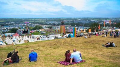 UK の世界的人気を誇るフェスティバル『Glastonbury Festival (グラストンベリー・フェスティバル) 』開催地Worthy Farmから永久開催の許可を取得