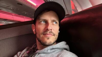 プログレッシヴ・トランスDJ/プロデューサーのILAN BLUESTONE (イラン・ブルーストーン) 、自身のメンタルヘルスへの負担を考慮しツアー活動の中断を発表