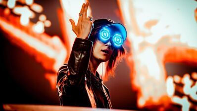 deadmau5と共に"REZZMAU5" としてビッグフェスTomorrowlandを締めくくったREZZ (レズ) 「自分の望むものはすべて手の届く範囲にあると信じさせてくれる」