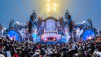 【Tomorrowland Winter 2022】2019年の初開催から3年ぶり、第2回目の開催となる冬のビッグフェス、Tomorrowland Winter の開催が2022年3月19日〜26日に