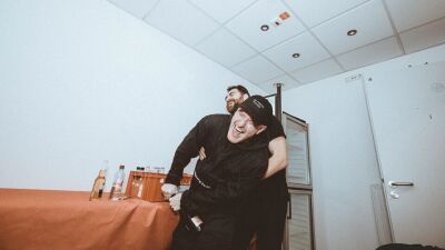 JOYRYDE（ジョイライド）、ニューアルバムリリースに至るまでの壮絶な葛藤……カバー写真は、彼自身の人工椎間板のレントゲン写真!?!? 