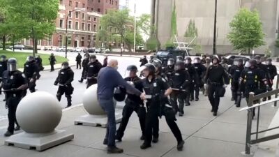 【閲覧注意】#Blacklivesmatterのムーブメントの中、EDMアーティストたちも警察の残虐行為を撮影した動画にSNSで非難