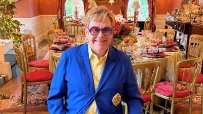 Elton John (エルトン・ジョン) がキュレーションしたダンス・リミックス集、4月18日レコード・ストア・デイにコレクターズ向け限定版として蓄光仕様レコードで発売