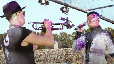 カオス過ぎ……トランペットを吹き鳴らす異色DJ、Timmy Trumpet とロシアのミーム歌手・Vitasがコラボした「The King」がオフィシャルリリース！