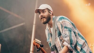 San Holo（サン・ホロ）2枚目のアルバム『bb u ok? (album 2) 』のリリース日程を6月初旬に延期、一方でシングルリリース、その他大きな告知も……!?!?