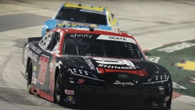 全米No.1人気のモータースポーツ「NASCAR（ナスカー）シリーズ」日本人ドライバー尾形明紀とコラボの最新スーパーユーロビート「RED ZONE」がリリース！