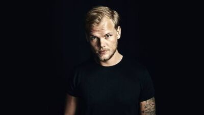 Avicii（アヴィーチー）のニューアルバムが6月6日に発売決定！シングル「SOS」は4月10日リリース！