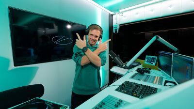 トランス界の帝王Armin van Buuren (アーミン・ヴァン・ビューレン) 、自身9枚目となるスタジオアルバム『Breathe In』リリースを発表
