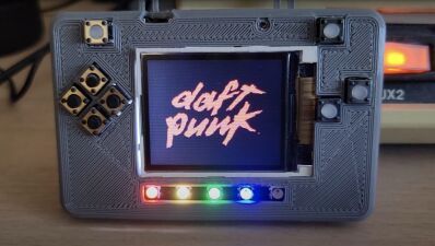 Daft Punk（ダフト・パンク）の名曲「Harder, Better, Faster, Stronger」にインスパイアされたワードクロック型アートディスプレイがカッコいい！