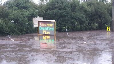 オーストラリアの大規模火災が大雨の助けを得てようやく収束へ……しかし今度は洪水被害!? Alison Wonderland（アリソン・ワンダーランド）がグッズによる収益約1,130万円を寄付！