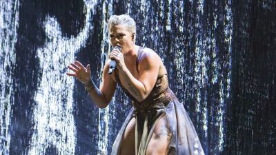 我らの姐さん【P!nk（ピンク）】がBrit Awardsで偉業達成＆新曲を披露！