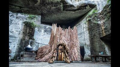 栃木県宇都宮市大谷町にある採石場跡にて、地下空間体験「UnderMuseumChallenge01GATE」を開催、巨大地下空間にサウナ型アートインスタレーションが出現！