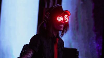 Deathpact（デスパクト）とのコラボ曲をリリースしたREZZ（レズ）、4枚目となる最新アルバム『Sprial』の今秋リリースを発表！Grimes（グライムス）とのコラボも…？