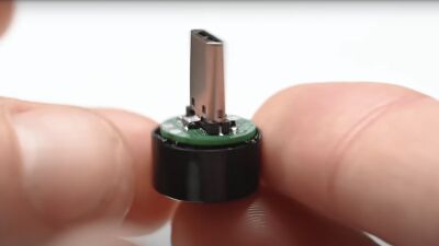 世界最小＆最もくだらない!? 新たなUSB-C MIDIシンセサイザーが開発される【動画あり】
