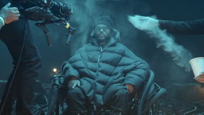 Swedish House Mafia（スウェディッシュ・ハウス・マフィア）がThe Weekndとのコラボ曲 "Moth To A Flame" のMV撮影の舞台裏映像を公開
