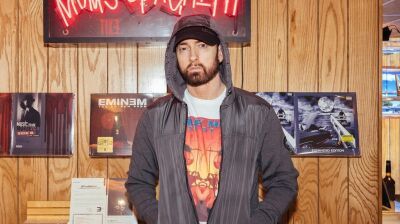 ラップ・ゴッドEMINEM (エミネム) 、自身の楽曲タイトルでネット用語にもなった、EMINEMの熱狂的ファン "STAN" に関するドキュメンタリー「STANS」を共同制作中…!?
