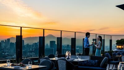 【フォーシーズンズホテル東京大手町】39階・上空200メートルのイタリアンレストラン『PIGNETO』天空のルーフトップ・テラスが4月1日（金）～10月末まで再オープン