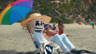 【Marshmello】の「Check This Out」の MV が今夜23時、ワールドプレミア解禁！