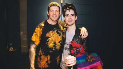 Panic! At The DiscoのコンサートでDillon Francisがパニック！その理由とは。