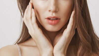 "美しすぎ" が仇となる??? Tinder、Bumble、Hinge といったデートアプリでBANされてしまった女性たちの切実な訴え……