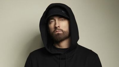 Eminem (エミネム) 、故郷の米・デトロイトで新曲 "Houdini" をサプライズ・パフォーマンス、皮肉満載の歌詞が話題の和訳動画も公開！