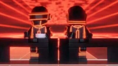 Daft Punk (ダフト・パンク) が、デンマークの玩具会社「LEGO」と公式パートナーシップを発表、「LEGO After All」と題したコラボが登場