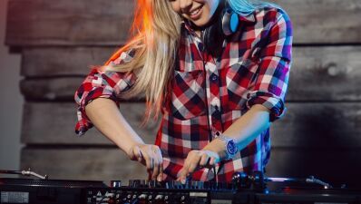 大手イベント/フェスティバルのラインナップ、約80〜100％が男性アーティスト…男女比率、7年間の調査期間で状況変わらず