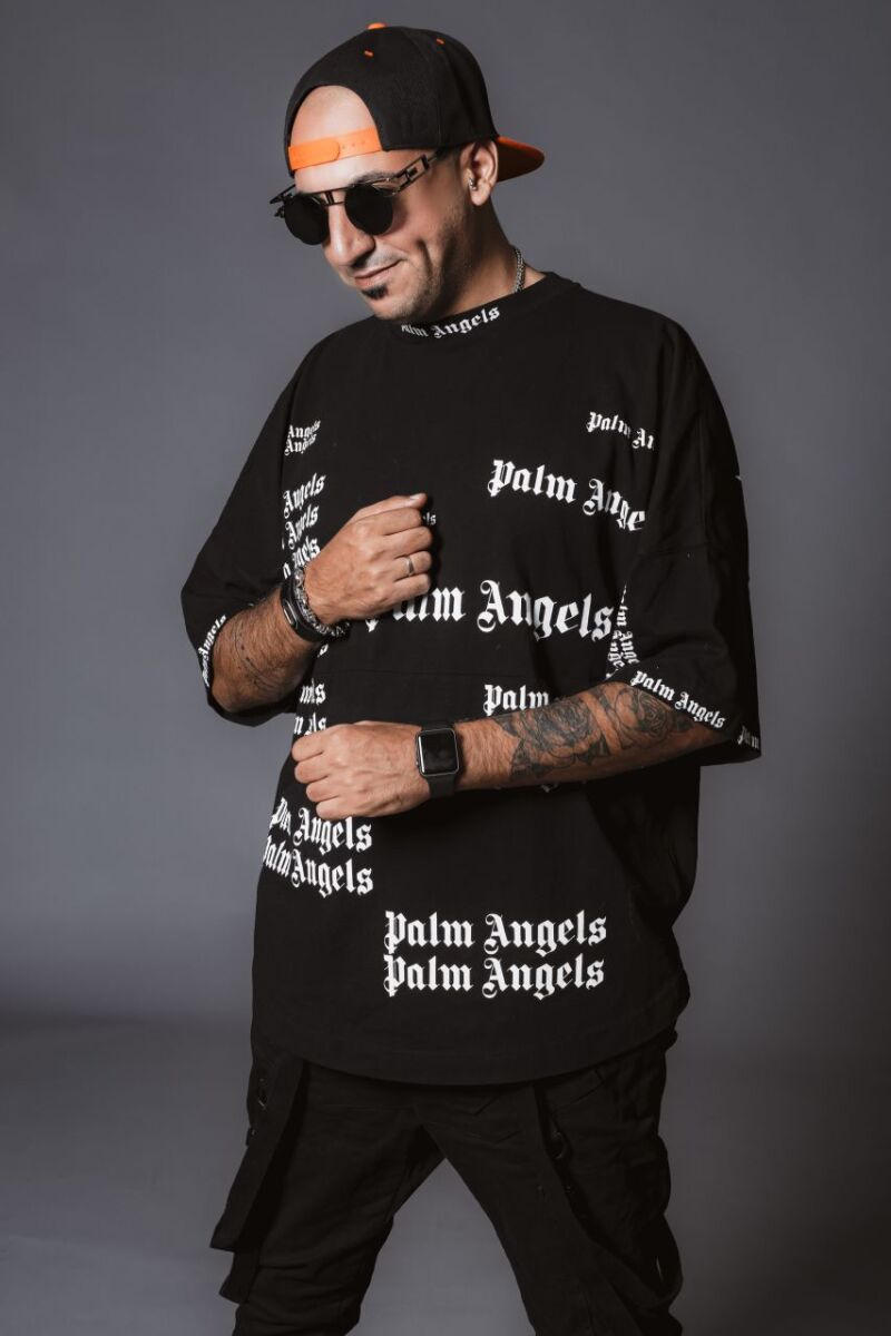 MR.BLACK