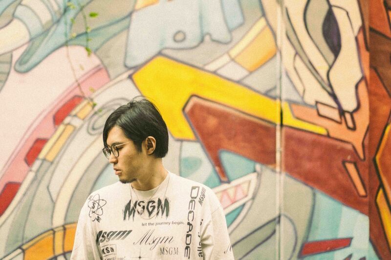 leift 1st. one-man live "Beige"