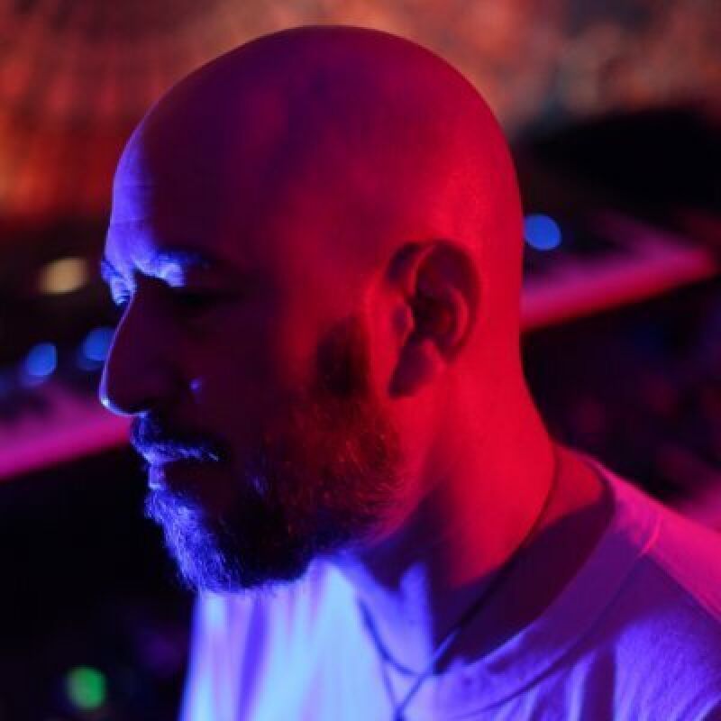 MARK DE CLIVE-LOWE